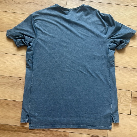 Lululemon commission short sleeved t-shirt medium - Picture 3 of 5